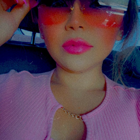 Meet your Posher, Cinthia - Picture 1 of 1